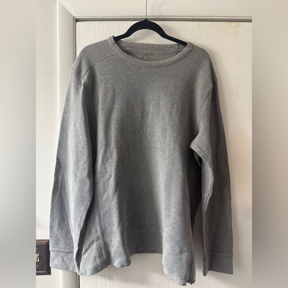 Men’s XXL gray long sleeved shirt